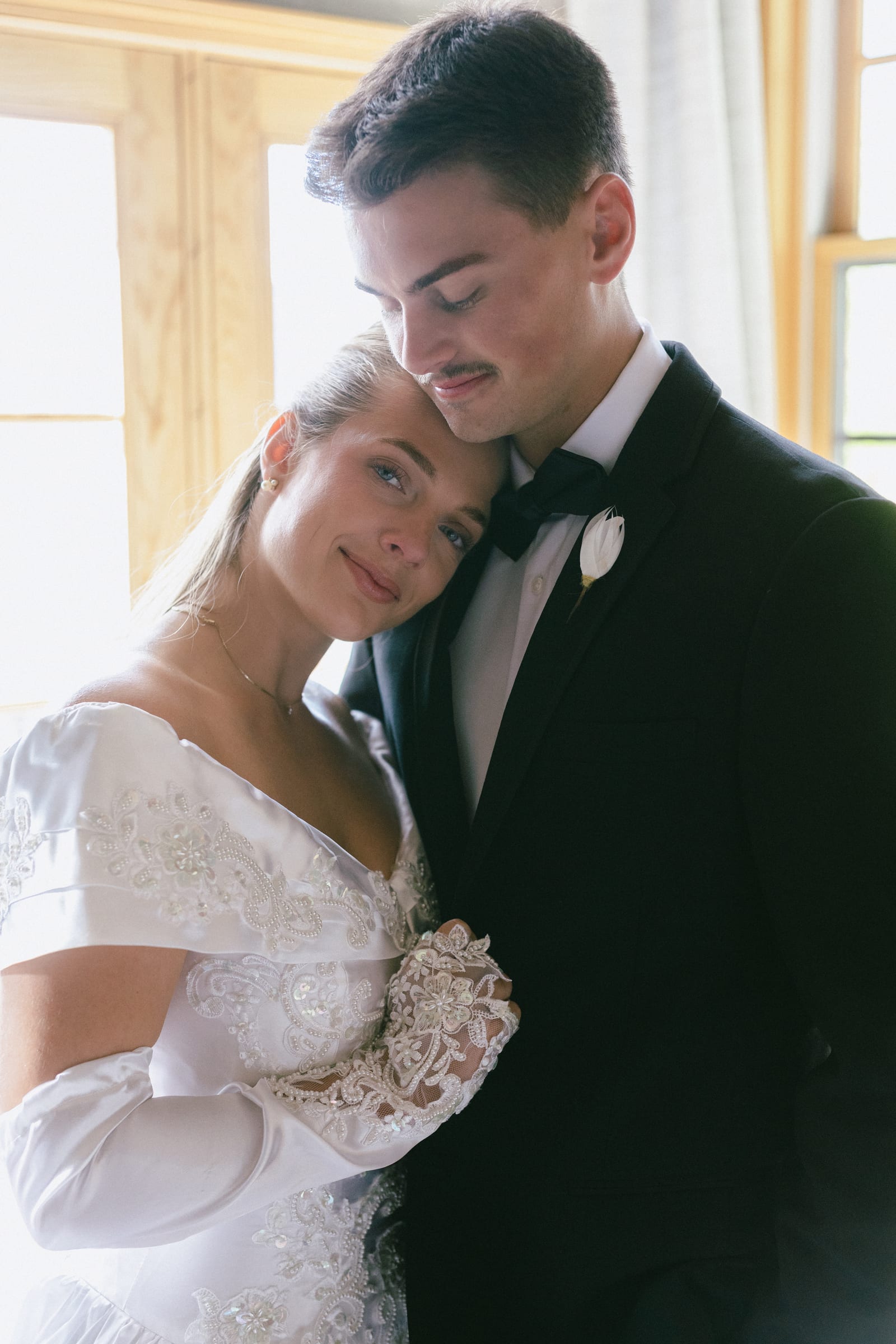Kyle and Marita wedding at Bellissimo Gardens, the first look