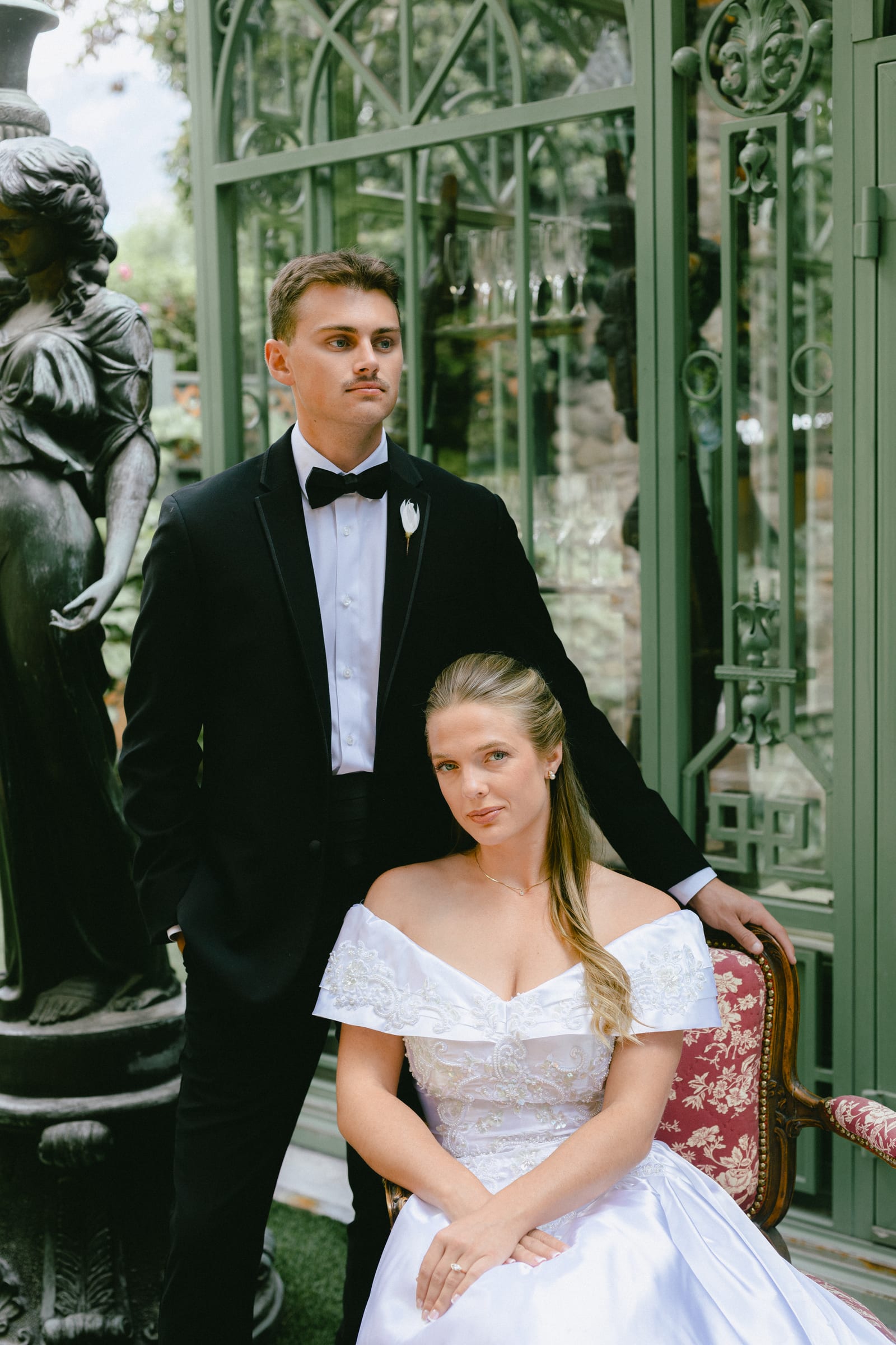 Couple among the gardens at Bellissimo Gardens at Tuscany